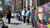 Salvadoreños protestan frente a embajada en Washington