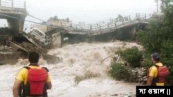 বাঁধভাঙা বৃষ্টিতে বিধ্বস্ত সমগ্র উত্তর ভারত। 