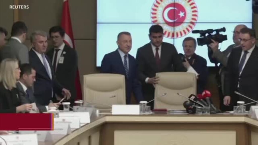 གསར་འགྱུར་གཞན་ཁག་གི་ནང་དོན་གནད་བསྡུས། བལ་ཡུལ་དུ་གླང་ཆེན་ཁྱུ་ཚོགས་ཀྱིས་སྣེ་འཁྲིད་པའི་དུས་སྟོན་སྲུང་བརྩི།