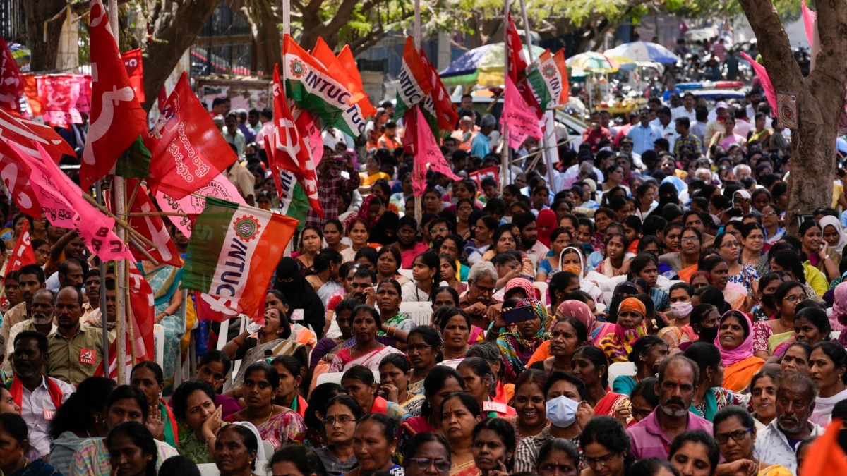 Indian Farmers Strike to Demand Guaranteed Crop Prices as Others Attempt to March to New Delhi