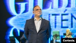 El cantante puertorriqueño Gilberto Santa Rosa, asegura que seguirá cantando hasta que lo pueda hacer bien, con dignidad y hasta que el cuerpo aguante. [Foto: Cortesía Alejandro Granadillo].