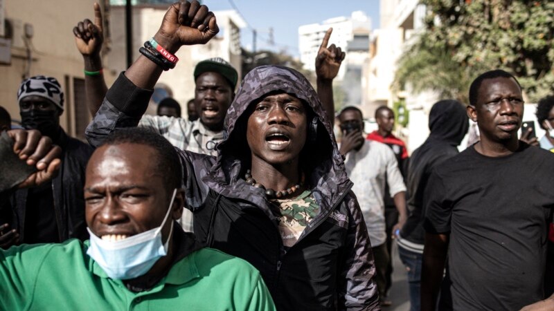L'opposition sénégalaise crie au "coup d'Etat constitutionnel"