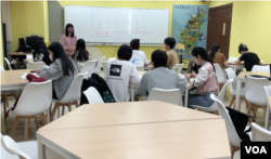 明新科技大學一群東南亞的學生正在上華語課程 (美國之音/林柏宏)