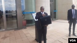 Udaba Esilwethulelwe NguMlondolozi Ndlovu