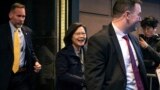 Tổng thống Đài Loan Thái Anh Văn rời một khách sạn ở New York ngày 29/3/2023.