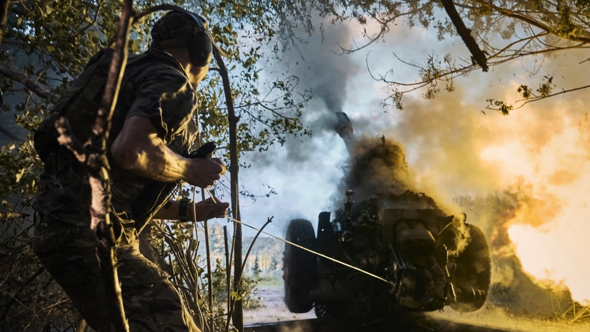 US Allies React to Decision to Send Cluster Munitions