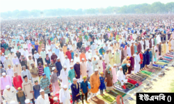 বাংলাদেশের সবচেয়ে বড় ঈদগা মাঠ দিনাজপুরের গোর শহীদ ময়দানে এক সঙ্গে ঈদুল ফিতরের নামাজ আদায় করেছেন ৬ লক্ষাধিক মুসল্লি। ২২ এপ্রিল, ২০২৩।