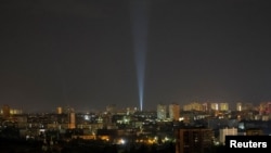 Ukrajinska vojska osvetljava nebo u potrazi za dronovima koje je Rusija lansirala na Kijev
