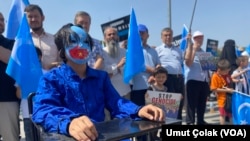 İstanbul’da yaşayan Uygurlar, Çin Dışişleri Bakanı Wang Yi'nin Türkiye ziyaretini protesto etti.