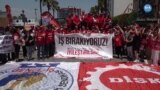 Belediye emekçileri maaşların iyileştirilmesi ve vergi zamlarını protesto için iş bıraktı