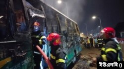 ৪৮ ঘণ্টা হরতালের আগের রাতে ঢাকার গুলিস্তানে বাসে আগুন