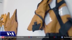 SHBA, ish-refugjati kthen jelekët e shpëtimit në veshje mode