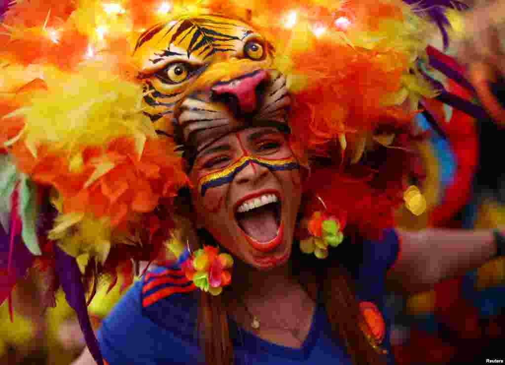 A Colombia fan is seen outside Sydney Football Stadium before the the 2023 Women&#39;s World Cup Group H football match between Germany and Colombia in Sydney, Australia.