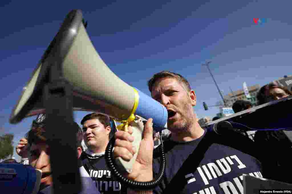 Cientos de personas protestan pidiendo que los ultraortodoxos sean llamados a filas al igual que el resto de los jóvenes de Israel.