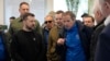 乌克兰总统泽连斯基在在乌克兰南部的扎波罗热市会晤到访的联合国原子能机构总干事拉斐尔·马里亚诺·格罗西。 （2023年3月27日）