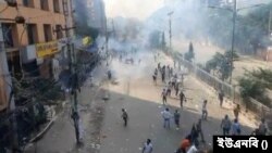 বিএনপি-জামায়াত কর্মী-সমর্থকদের সাথে সংঘর্ষে ১ পুলিশ সদস্য নিহত।