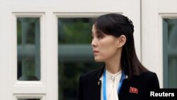 FILE - Kim Yo-jong, saudara perempuan pemimpin Korea Utara Kim Jong-un dan wakil direktur pertama Komite Sentral Partai Pekerja yang berkuasa, di hotel Metropole Hanoi, Vietnam, 28 Februari 2019. (REUTERS/Leah Millis)