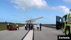 Dos cubanos aterrizaron en el Aeropuerto Internacional de Cayo Hueso en un ala delta motorizado, el sábado 25 de marzo de 2023