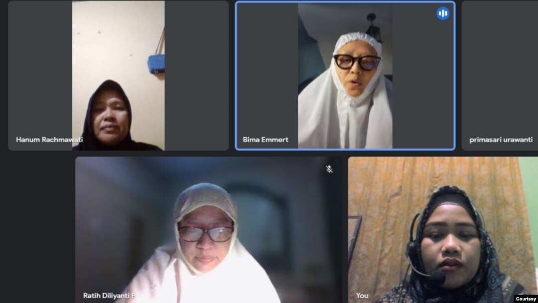 Bima Emmert sedang belajar mengaji secara online. (Foto: pribadi)