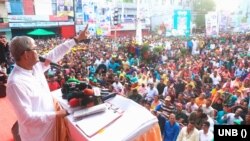 খুলনা ডাকবাংলা চত্বরে, যুবদল, ছাত্রদল ও স্বেচ্ছাসেবক দল আয়োজিত তারুণ্যের সমাবেশে বক্তব্য রাখছেন বিএনপি মহাসচিব মির্জা ফখরুল ইসলাম আলমগীর। ১৭ জুলাই, ২০২৩। 