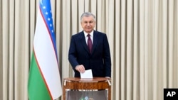 乌兹别克斯坦总统米尔济约耶夫在大选中胜出连任。（2023年7月9日）