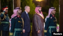 Saudi Arabia's Crown Prince Mohammed bin Salman meets Turkish President Tayyip Erdogan in Jeddah, Saudi Arabia, July 17, 2023. (Saudi Press Agency via Reuters)