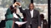 Cyril Ramaphosa (kanan) diambil sumpahnya untuk masa jabatan kedua sebagai presiden Afrika Selatan, pada Rabu (19/6)