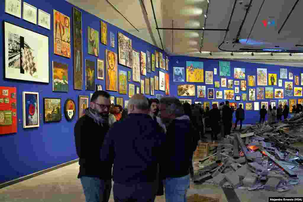 Cientos de personas visitaron el Museo Palestino, el pasado domingo, para asistir a la muestra de arte gazatí "Esto no es una exposición".