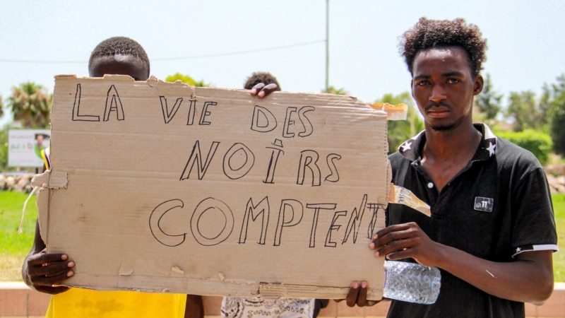 Appels à l'aide pour les migrants expulsés dans le désert tunisien