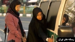 جمهوری اسلامی بودجه‌های کلانی را صرف تحمیل حجاب اجباری یا به اصطلاح «نظارت بر رعایت حجاب و عفاف» در ایران می‌کند (عکس آرشیو)
