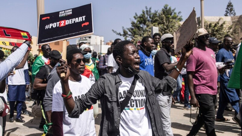 Présidentielle au Sénégal : 15 candidats réclament l'élection avant la fin du mandat de Sall