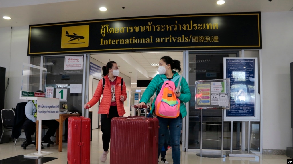 資料照片：中國遊客抵達泰國北部清邁省清邁國際機場。（2023年1月23日）