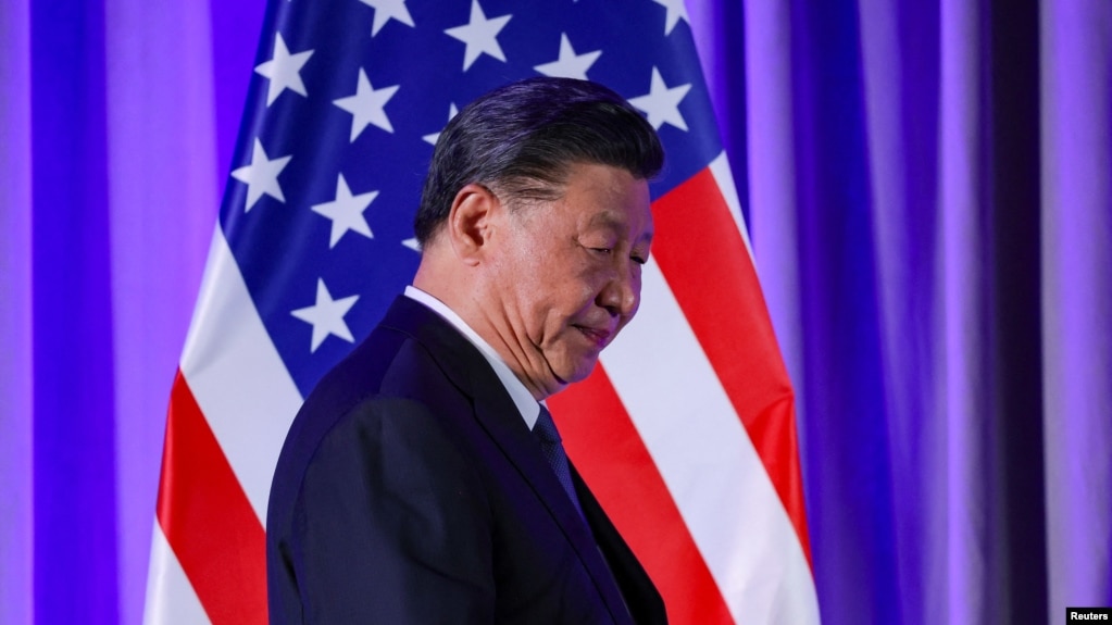 资料照:中国国家主席习近平2023年11月15日在旧金山出席美国商界主办的晚宴并发表讲话。