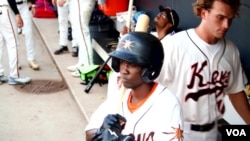 Dennis Kasumba gets ready to get on the field during his second game with the Frederick Keys Baseball team at Harry Grove Stadium in Frederick, Maryland on June 3, 2023. (Arzouma Kompaore/VOA)