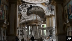 Внутри Спасо-Преображенского собора в Одессе после российского ракетного удара. 23 июля 2023.
