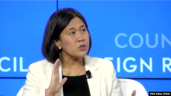 2024年2月12日,美國貿易代表戴琪(Katherine Tai)在外交關係協會與歐巴馬總統任內的美國貿易代表佛洛曼(Michael Froman)舉行對話。 (資料照片)