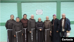 ARCHIVO - Miembros de la orden de Franciscanos en Nicaragua.