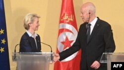 La présidente de la Commission européenne. Ursula Von der Leyen et le président tunisien Kais Saied.