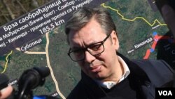 Predsednik Srbije Aleksandar Vučić na konferenciji za medije nakon obilaska radova na izgradnji brze saobraćajnice Ib reda Bački Breg – Sombor – Kula – Vrbas – Srbobran – Bečej – Novi Bečej – Kikinda – Srpska Crnja (foto: Fonet)