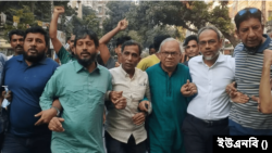 ঢাকার খিলগাঁও এলাকায় এক বিক্ষোভ সমাবেশে বাংলাদেশ জাতীয়তাবাদী দল বিএনপির জ্যেষ্ঠ যুগ্ম মহাসচিব রুহুল কবির রিজভী। ৬ নভেম্বর, ২০২৩।