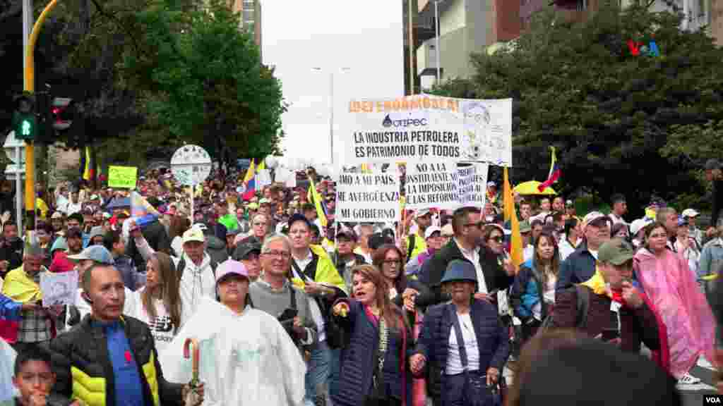 Cartagena, Medellín, Cali, Barranquilla y Bucaramanga y otras ciudades principales su unieron al llamado de la oposición para salir a las calles y manifestar en desacuerdo a las políticas del gobierno de izquierda. Foto: Israel Navas