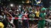Les supporters comoriens lors du match de leur équipe contre le Cameroun à Moroni en janvier 2022.