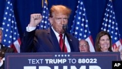 Republikanski predsjednički kandidat, bivši predsjednik Donald Trump, govori na zabavi u noći primarnih izbora na sajmu Južne Karoline u Kolumbiji, SC, 24. februara 2024.