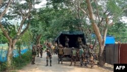 လူမျိုးစုပဋိပက္ခကြောင့် လူသေကြေမှုတွေဖြစ်ပွားအပြီး အိန္ဒိယစစ်တပ်နဲ့ အာသံ (Assam) ရိုင်ဖယ် ပြည်သူ့စစ်များကို တရားမဝင်လက်နက်ရှာဖွေတဲ့ စစ်ဆင်ရေးတခုအတွင်းတွေ့ရစဉ် (ဇွန် ၃၊ ၂၀၂၃)