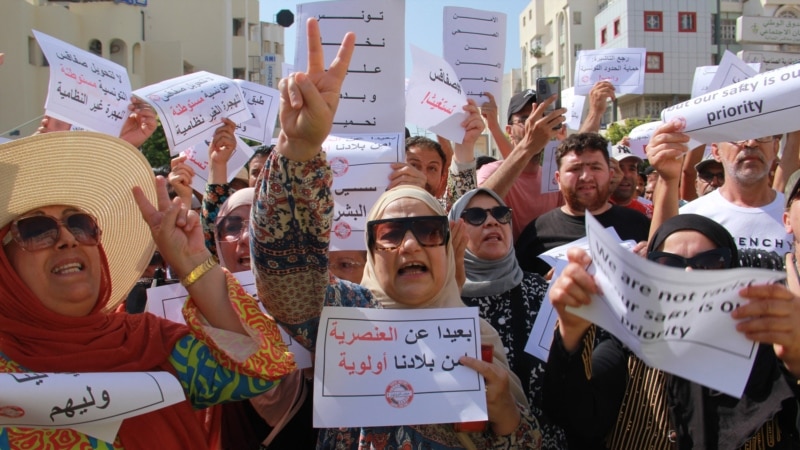 Human Rights Watch demande à la Tunisie d'arrêter d'expulser les migrants subsahariens vers le désert