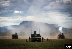 Latihan militer gabungan "Talisman Sabre" di lapangan tembak di Australia utara, kegiatan pelatihan gabungan terbesar antara Angkatan Pertahanan Australia dan militer Amerika Serikat, di Shoalwater Bay, 22 Juli 2023. (ANDREW LEESON / AFP)