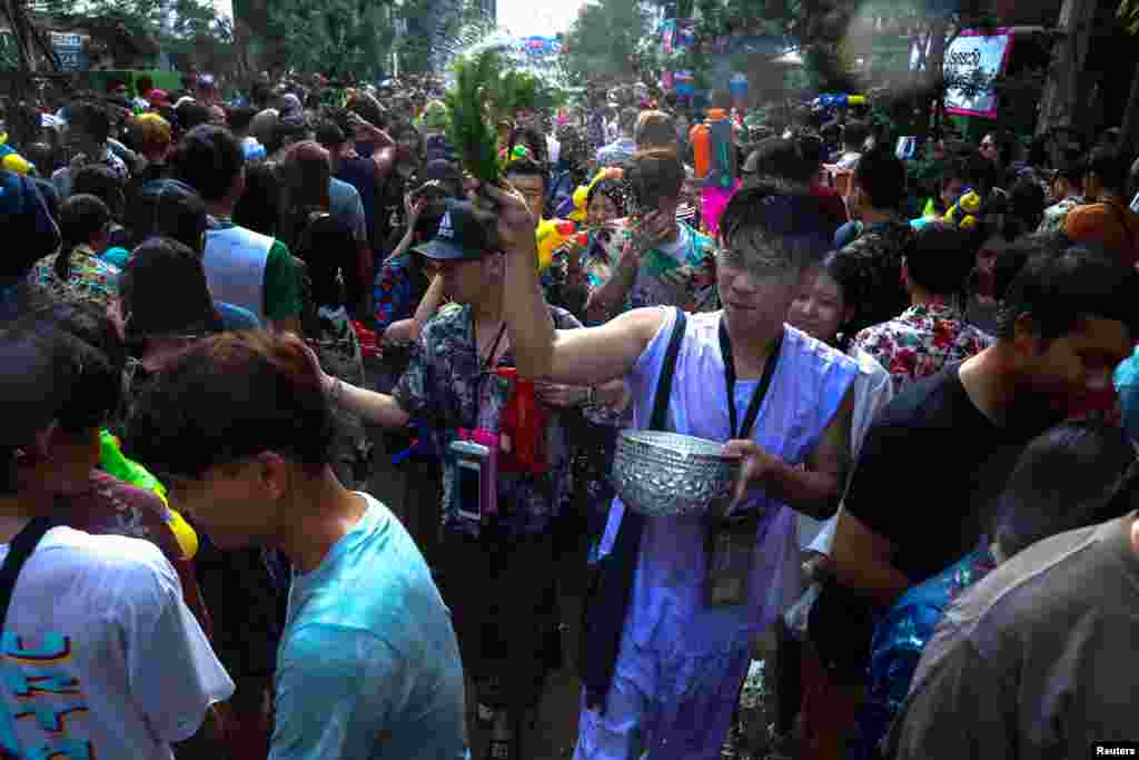 THAILAND-WATERFESTIVAL/