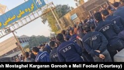 دومین روز اعتصاب کارگران گروه ملی صنعتی فولاد ایران در اهواز