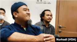 Hadi Masykur, mantan narapidana terorisme dalam diskusi kecil terkait film Kembali ke Titik di Yogyakarta, Jumat (7/4). (Foto: VOA/Nurhadi)