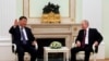 រូបឯកសារ៖ ប្រធានាធិបតី​ចិន​លោក Xi Jingping និង​ប្រធានាធិបតី​រុស្ស៊ីលោក Vladimir Putin ពិភាក្សាគ្នា​ក្នុង​ជំនួប​មួយ​ នៅវិមាន​ក្រឹមឡាំង ទីក្រុងមូស្គូ​ ប្រទេស​រុស្ស៊ី កាលពីថ្ងៃទី ២០ ខែមីនា ឆ្នាំ ២០២៣។ 